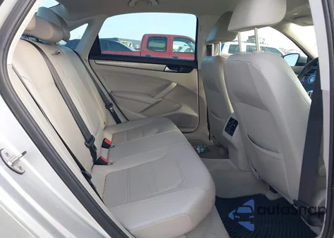 2015 Volkswagen Passat 1.8T Se из США, поврежденный, VIN 1VWBS7A37FC019833